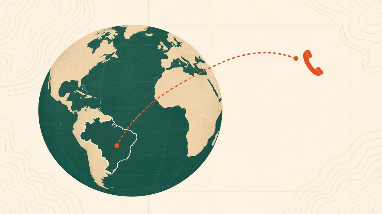Ilustração editorial de um globo com uma rota aérea de chamada internacional ligando continentes.